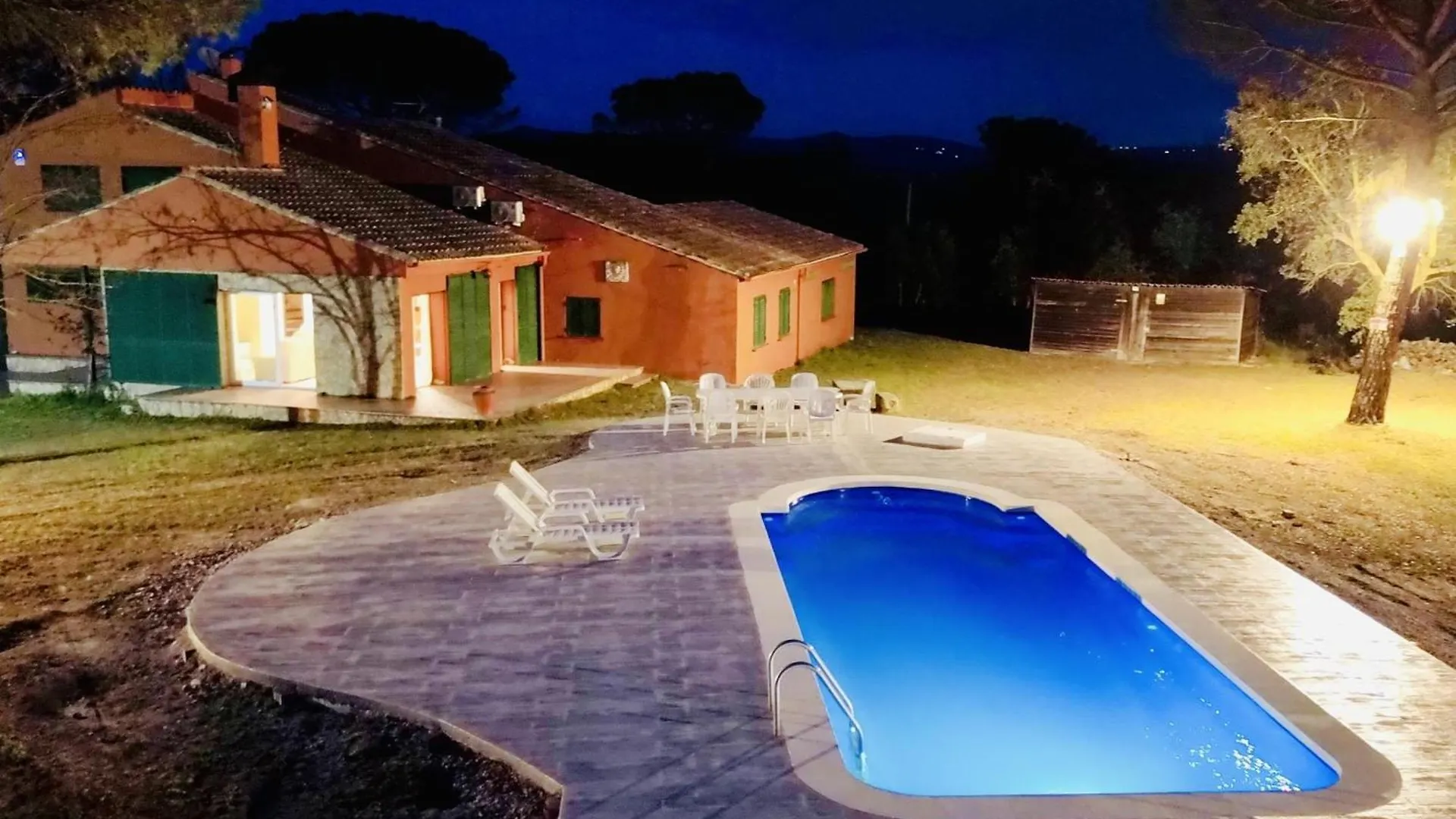 Pins Costabravasi Llagostera